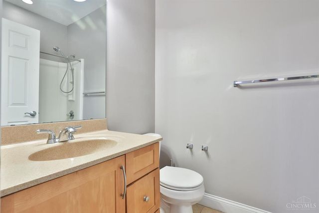 915 Sharkey Lane, Cincinnati, OH 45206