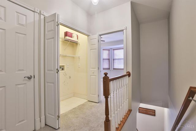 915 Sharkey Lane, Cincinnati, OH 45206