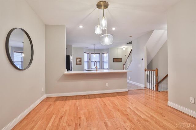 915 Sharkey Lane, Cincinnati, OH 45206