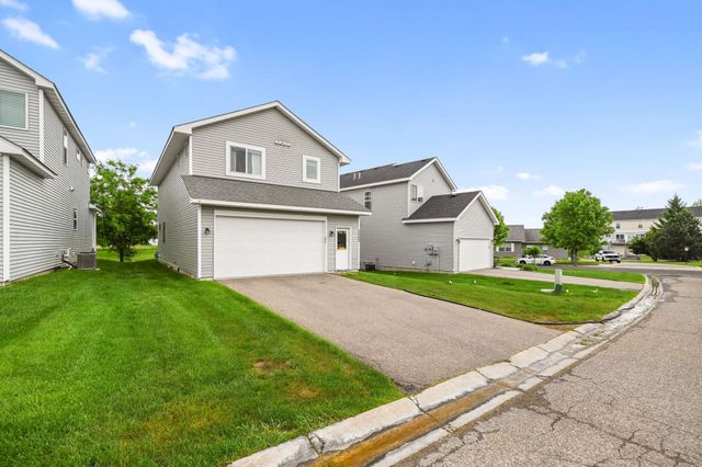 3062 Walden Drive, Chaska, MN 55318