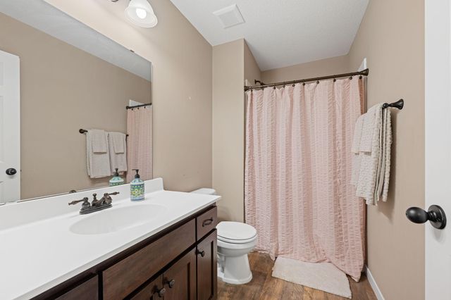 3062 Walden Drive, Chaska, MN 55318