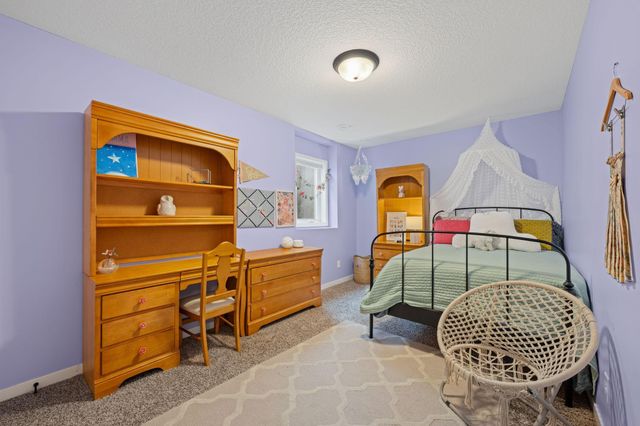 3062 Walden Drive, Chaska, MN 55318