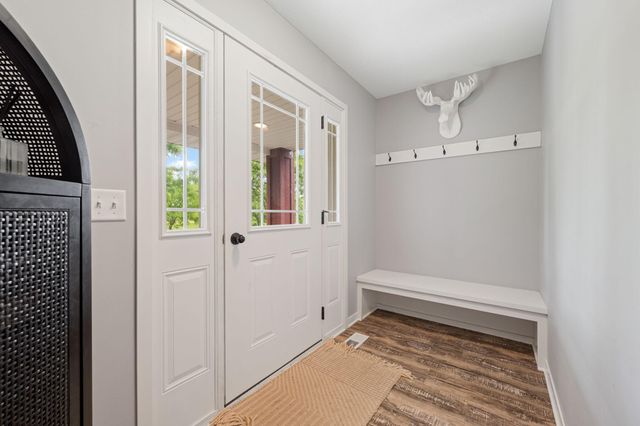 3062 Walden Drive, Chaska, MN 55318
