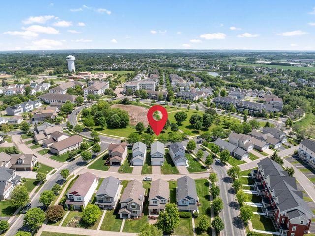 3062 Walden Drive, Chaska, MN 55318