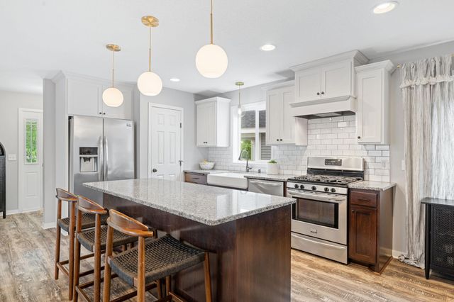 3062 Walden Drive, Chaska, MN 55318