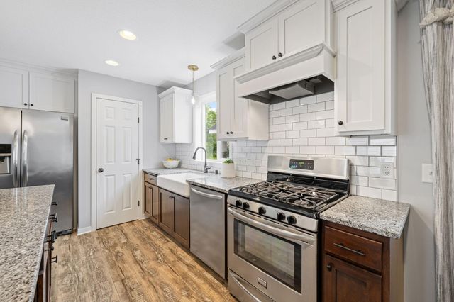3062 Walden Drive, Chaska, MN 55318