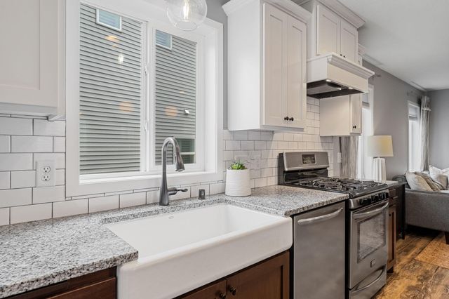3062 Walden Drive, Chaska, MN 55318