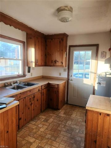 32033 Jenkins Mill RD, Franklin, VA 23851