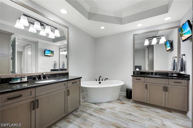 7801 Hawthorne DR 2701, Naples, FL 34113