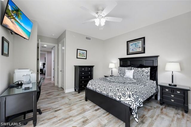 7801 Hawthorne DR 2701, Naples, FL 34113