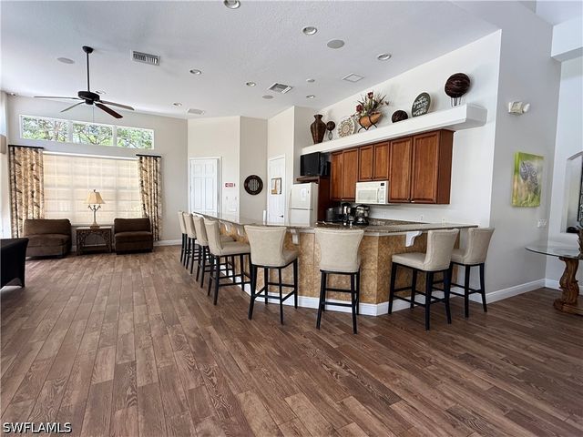 7801 Hawthorne DR 2701, Naples, FL 34113
