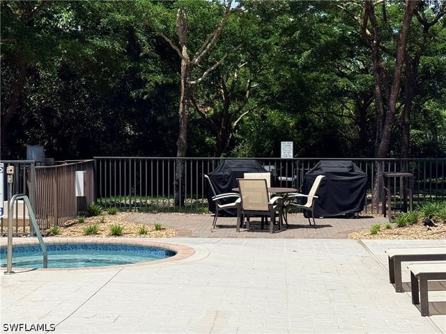 7801 Hawthorne DR 2701, Naples, FL 34113