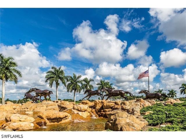 7801 Hawthorne DR 2701, Naples, FL 34113