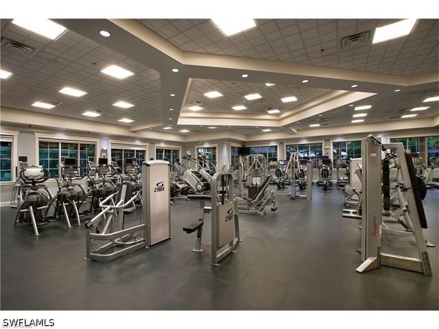 7801 Hawthorne DR 2701, Naples, FL 34113