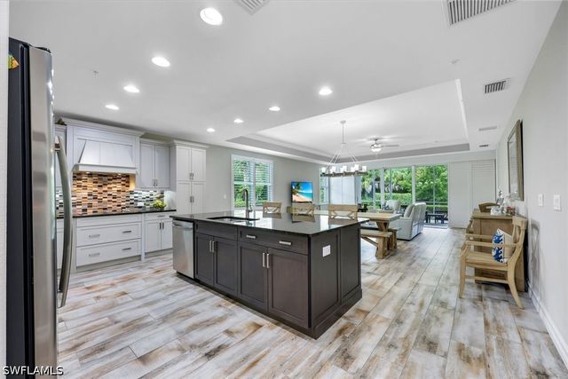 7801 Hawthorne DR 2701, Naples, FL 34113