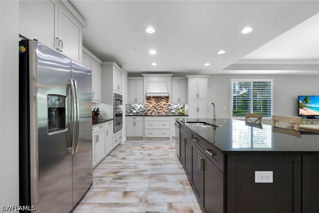 7801 Hawthorne DR 2701, Naples, FL 34113