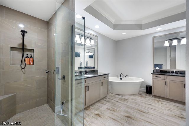 7801 Hawthorne DR 2701, Naples, FL 34113
