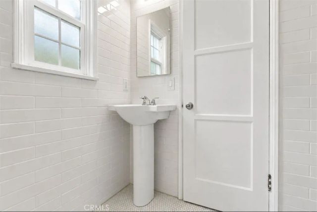 5114 La Calandria, Los Angeles, CA 90032