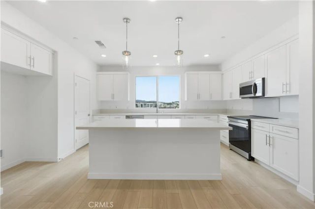 27341 Bear Creek Lane, Valencia, CA 91381