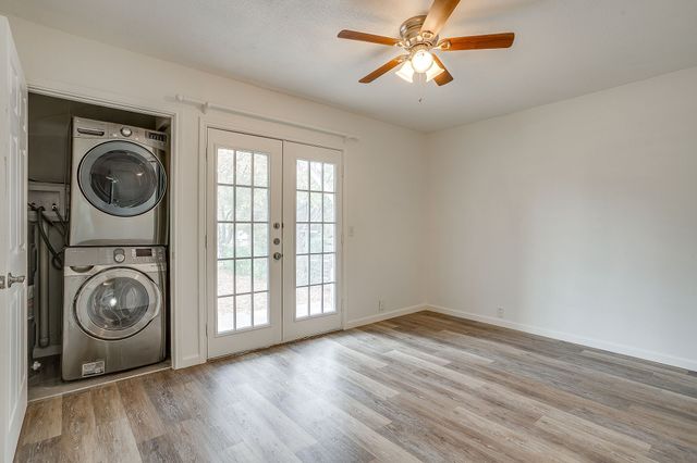 4935 Curzon Avenue, Fort Worth, TX 76107