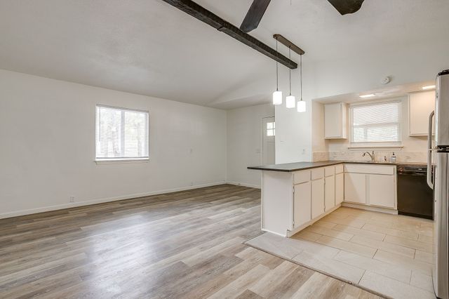4935 Curzon Avenue, Fort Worth, TX 76107