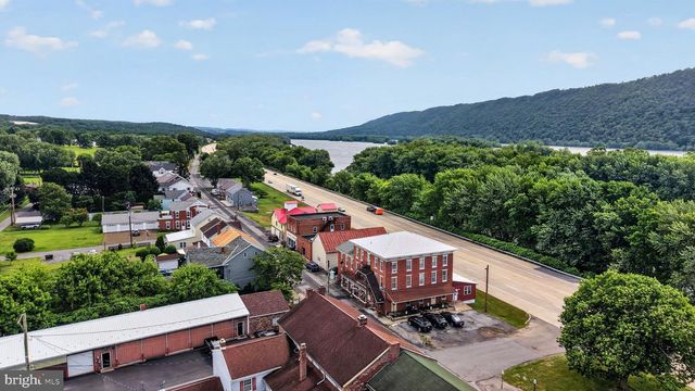 403 N FRONT ST, Liverpool, PA 17045