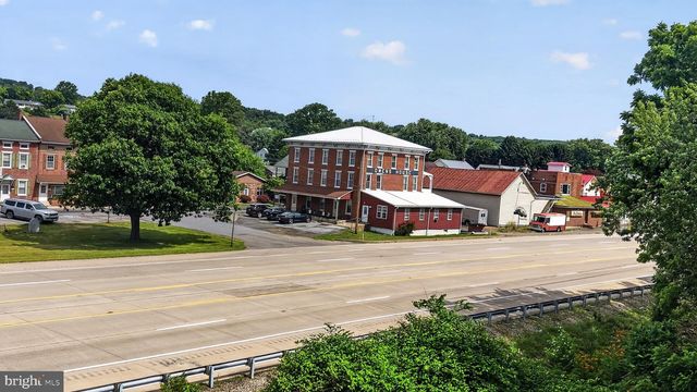 403 N FRONT ST, Liverpool, PA 17045