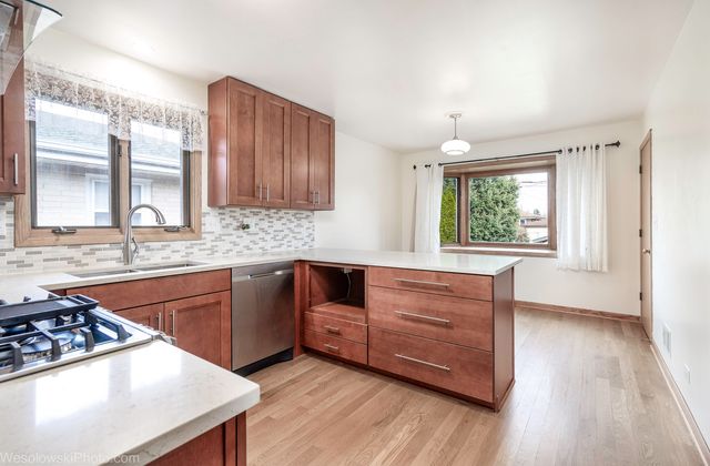 3343 N NORMANDY Avenue, Chicago, IL 60634