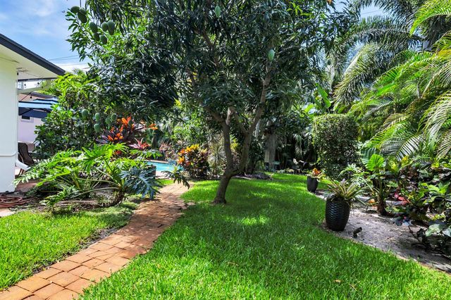 844 Avon Road, West Palm Beach, FL 33401