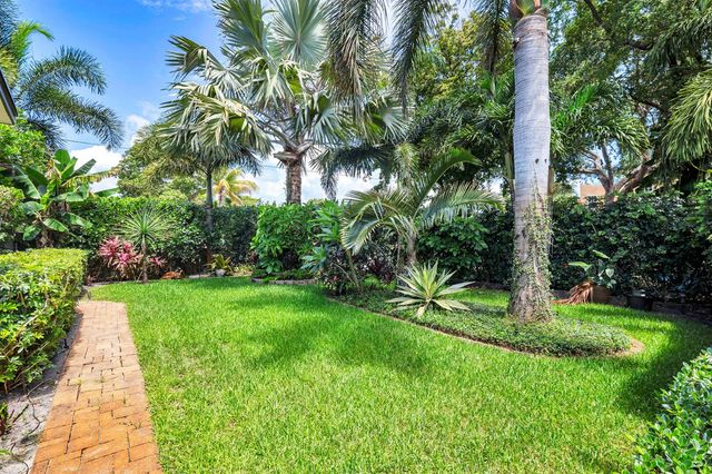 844 Avon Road, West Palm Beach, FL 33401