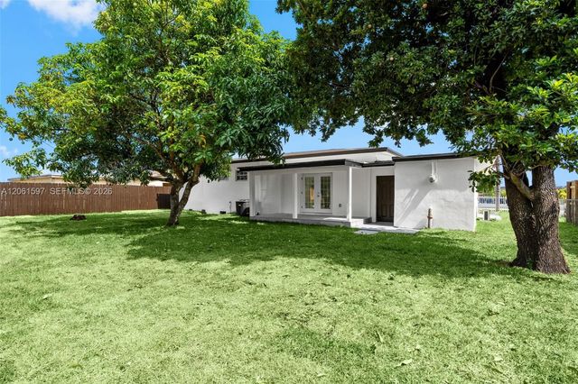 4011 NW 171st St, Miami Gardens, FL 33055