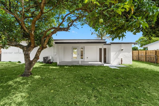 4011 NW 171st St, Miami Gardens, FL 33055