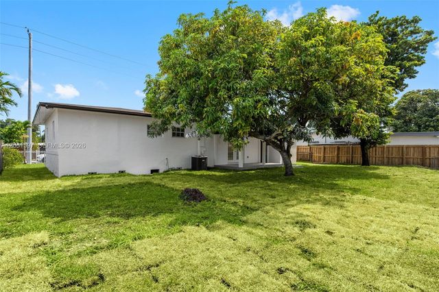 4011 NW 171st St, Miami Gardens, FL 33055