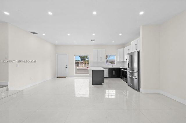 4011 NW 171st St, Miami Gardens, FL 33055