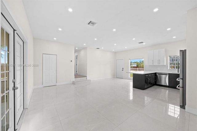 4011 NW 171st St, Miami Gardens, FL 33055