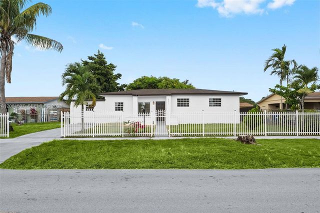 4011 NW 171st St, Miami Gardens, FL 33055