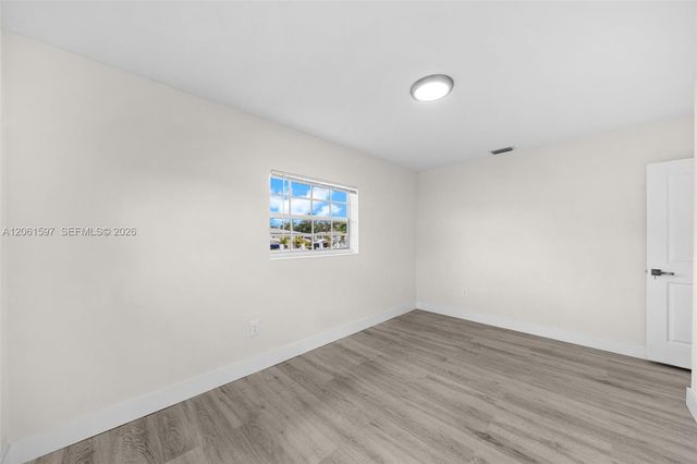 4011 NW 171st St, Miami Gardens, FL 33055