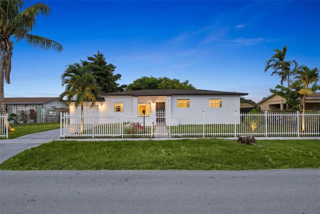 4011 NW 171st St, Miami Gardens, FL 33055