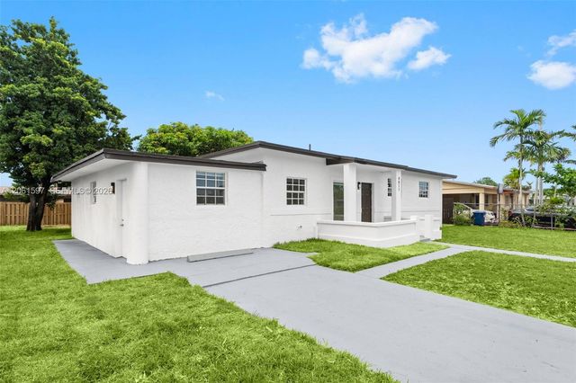 4011 NW 171st St, Miami Gardens, FL 33055
