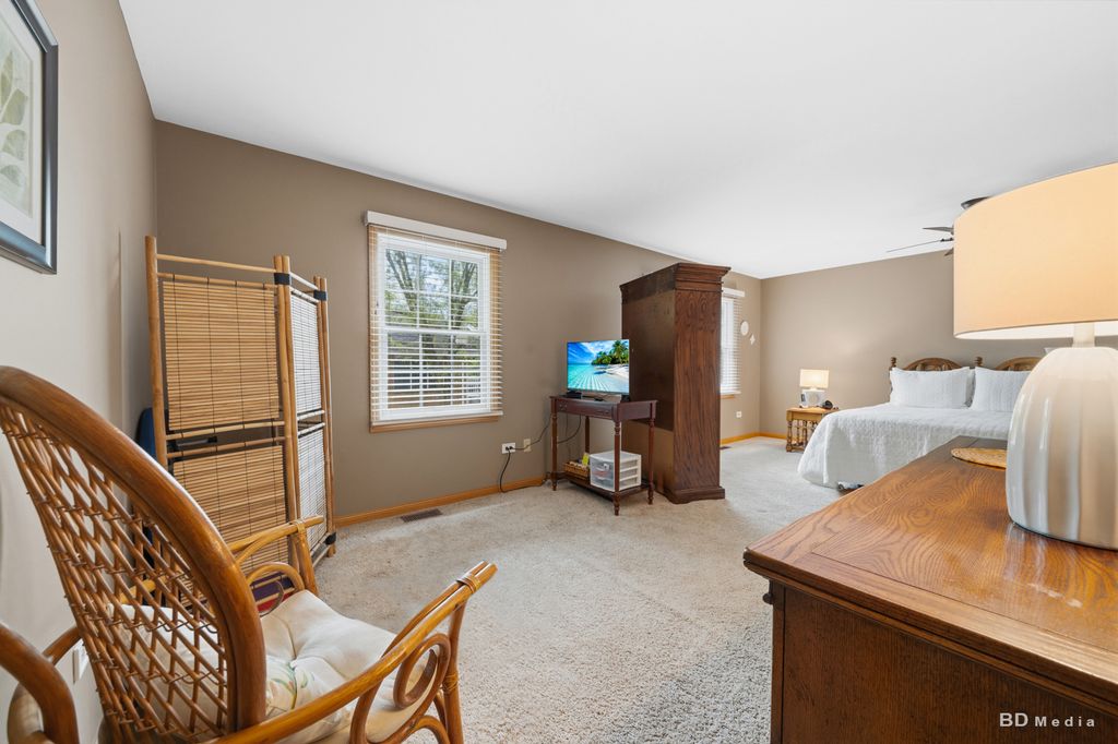 Image 18 of property listing at 9845 Cambridge Court B, Mokena, IL 60448