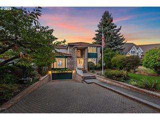 9101 Ne CLIFF St, Portland, OR 97220