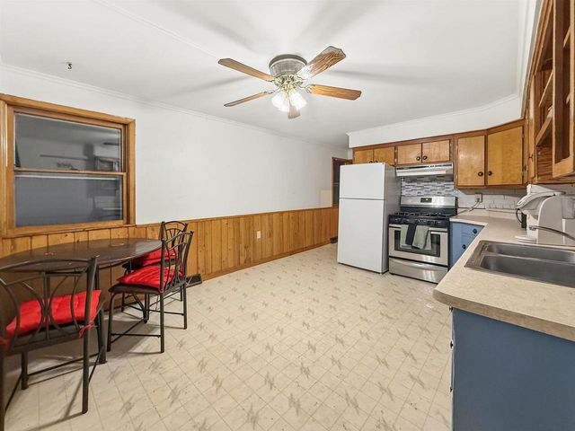 2809 14TH STREET, Menominee, MI 49858