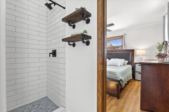 1130 S 101st STREET, West Allis, WI 53214