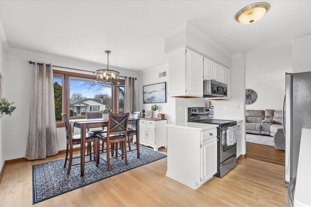 1130 S 101st STREET, West Allis, WI 53214