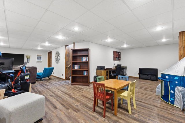 1130 S 101st STREET, West Allis, WI 53214