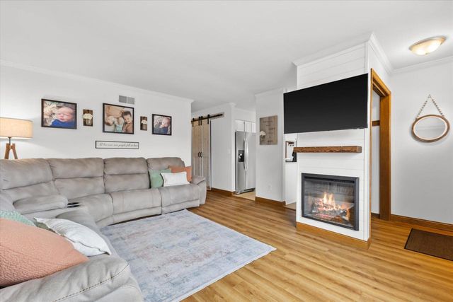 1130 S 101st STREET, West Allis, WI 53214