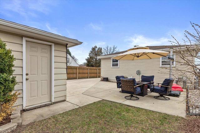 1130 S 101st STREET, West Allis, WI 53214