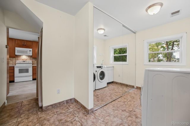 11897 Shaffer Road, Springfield Charter Township, MI 48350