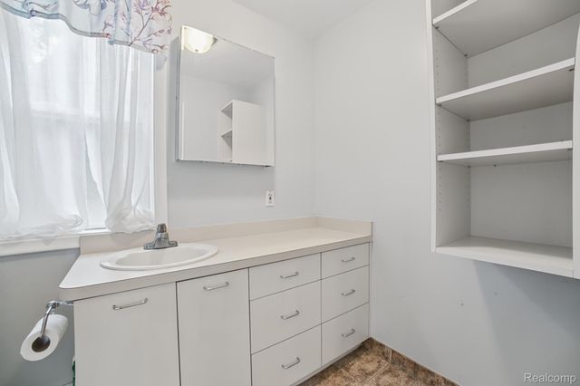 11897 Shaffer Road, Springfield Charter Township, MI 48350