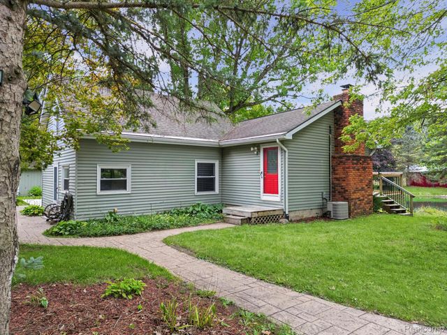 11897 Shaffer Road, Springfield Charter Township, MI 48350